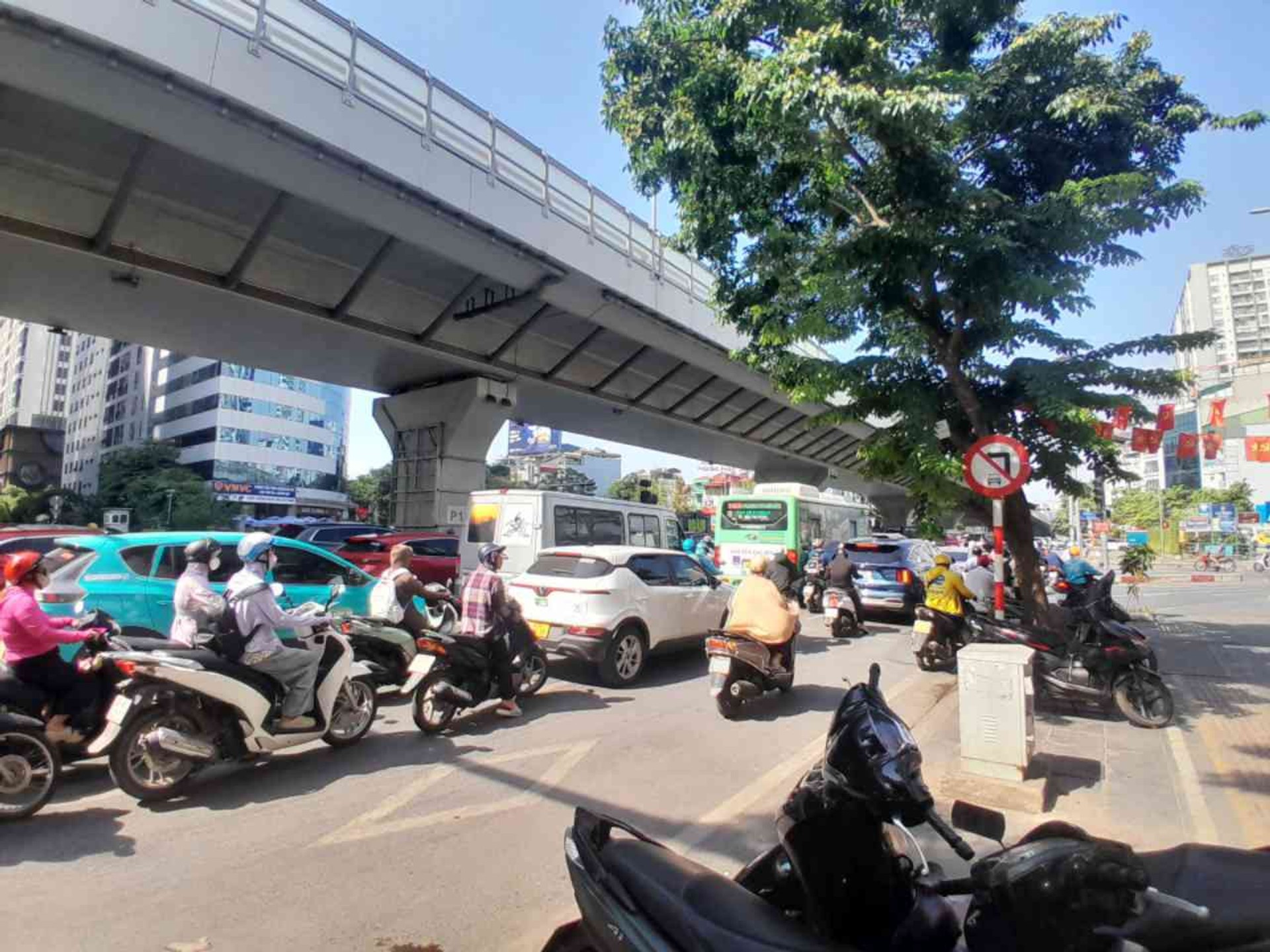Bán nhà Minh Khai - diện tích 158m2 2 tầng - Mặt phố lớn, lưu lượng người qua lại đông đúc - giá 70 tỷ