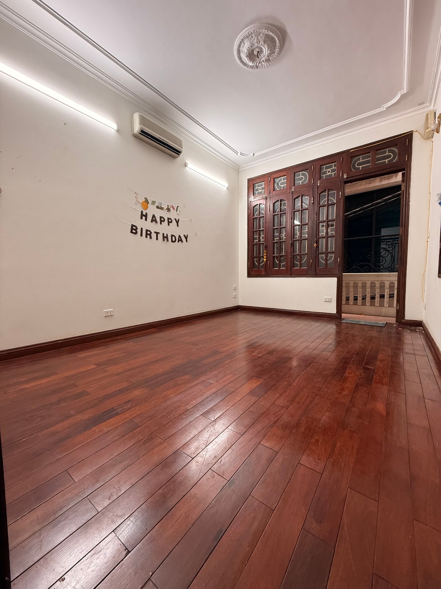 Bán nhà Ngõ Thống Nhất - diện tích 43m2 4 tầng - Ô TÔ ĐỖ CỬA - giá 13,8 tỷ