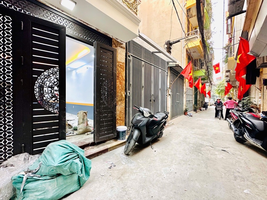 Bán nhà Phố 8/3 - diện tích 93m2 6 tầng - ô tô đỗ cửa - giá 26,9 tỷ