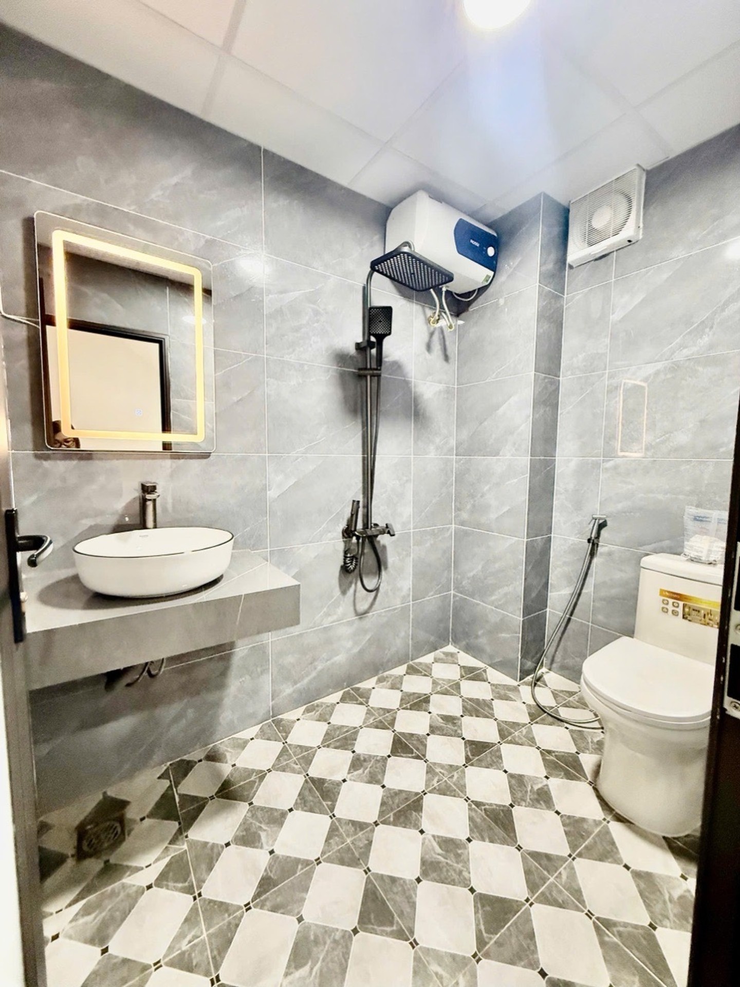 Bán nhà Khâm Thiên - diện tích 24m2 5 tầng - Cực hiếm - giá 5,95 tỷ