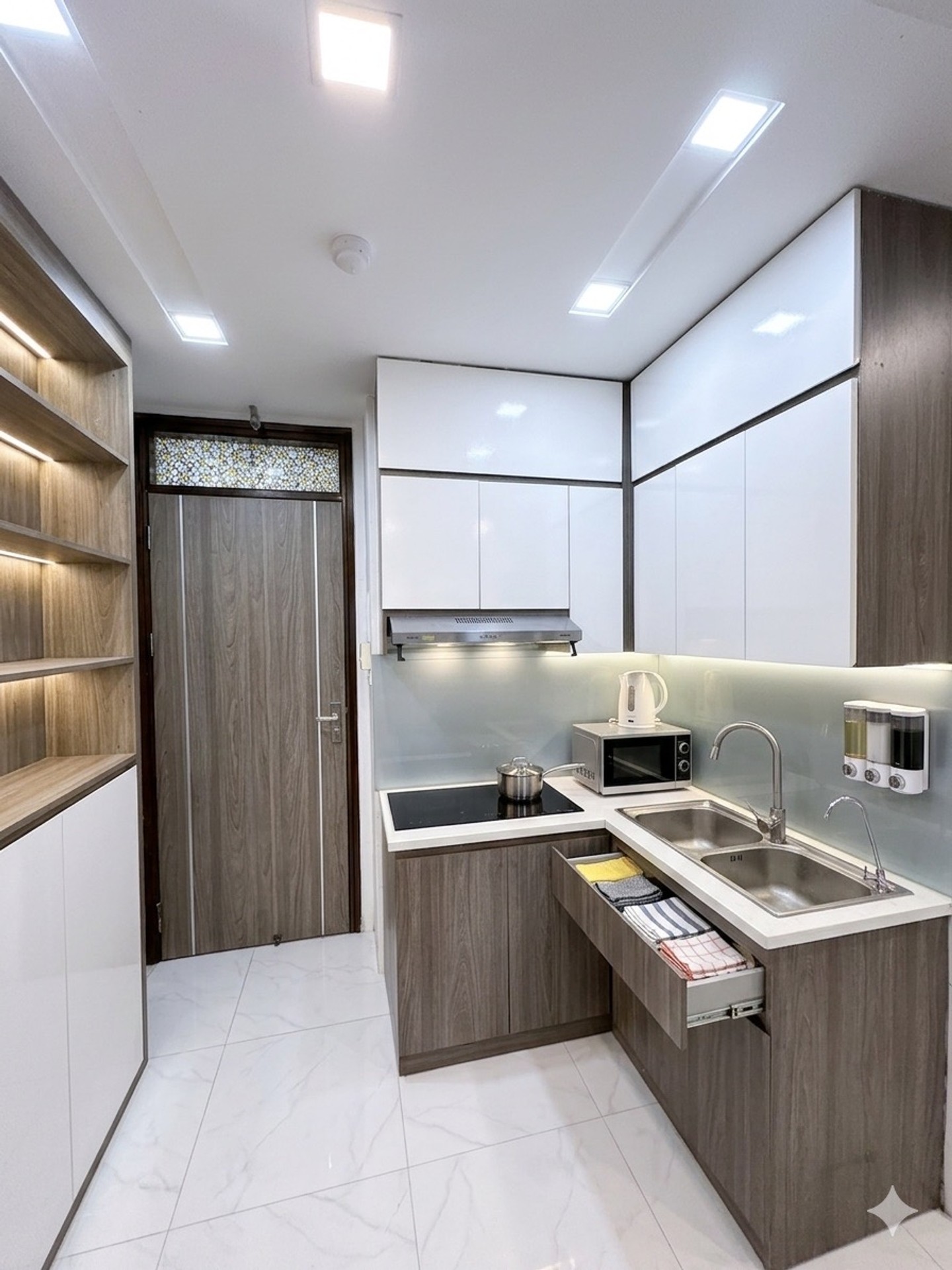 Bán nhà Chùa Quỳnh - diện tích 80m2 7 tầng - Căn hộ CCMN mặt phố - giá 2,5 tỷ