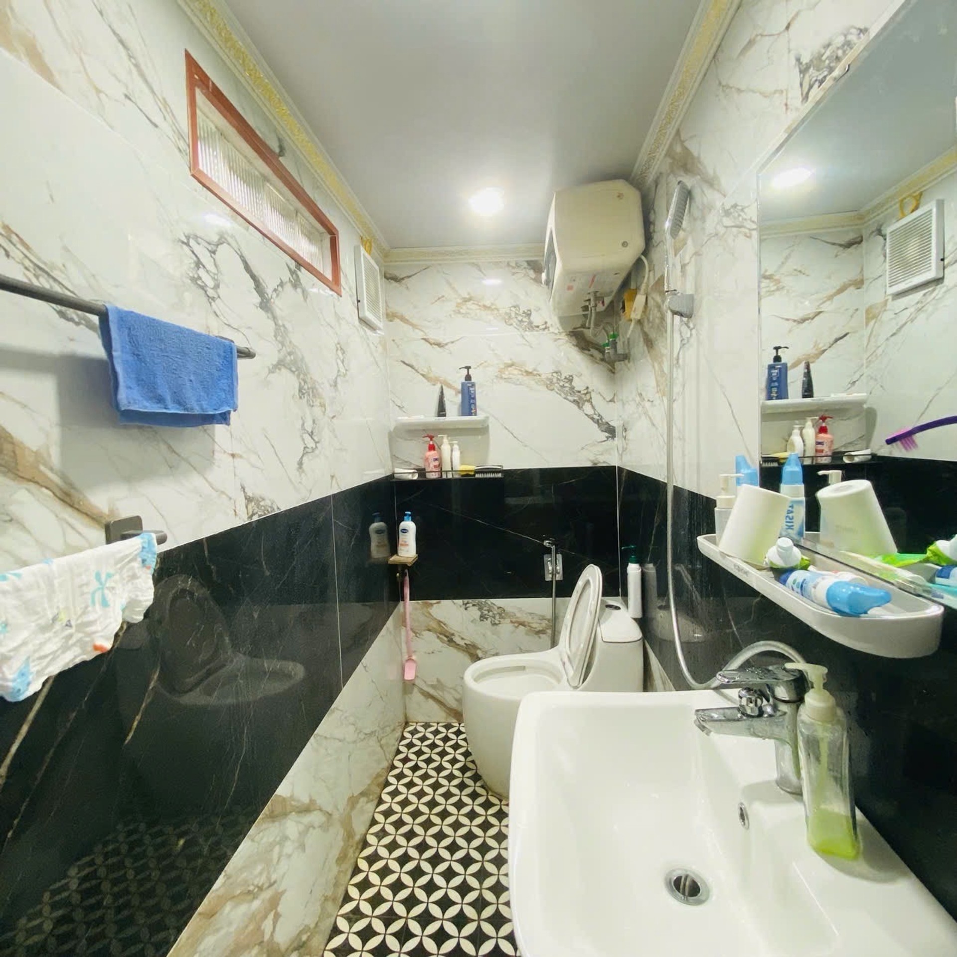 Bán nhà Đống Đa - diện tích 23m2 5 tầng - ô tô tải nhỏ đỗ cửa - giá 6,35 tỷ