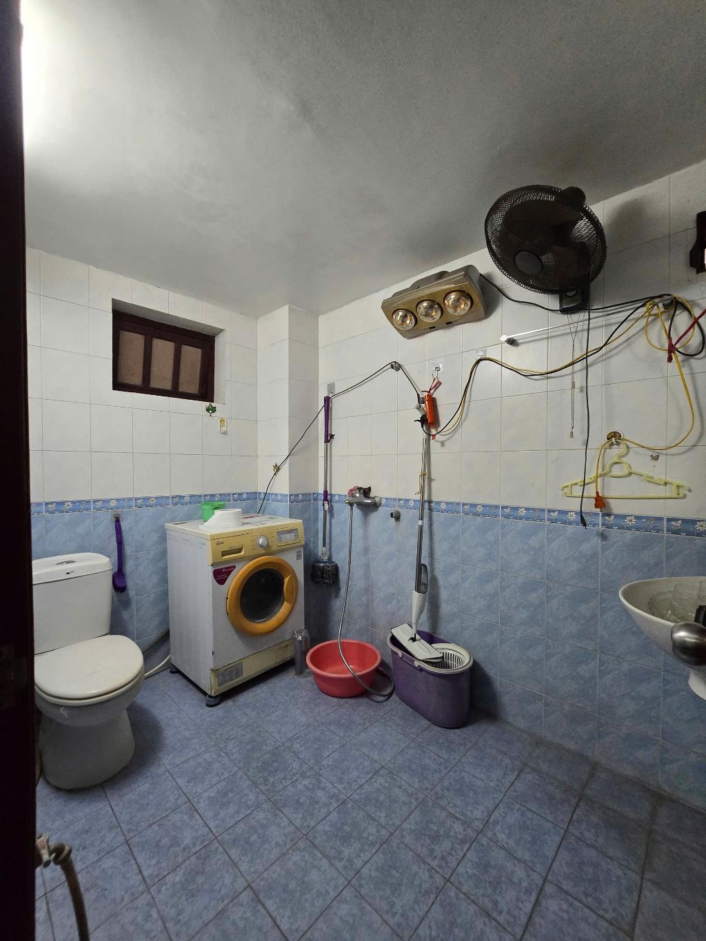Bán nhà Đại La - diện tích 81m2 4 tầng - Mặt tiền rộng miên man - giá 17,8 tỷ