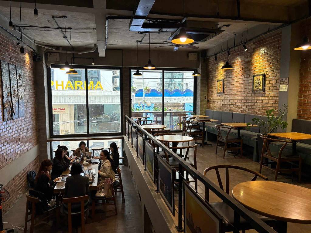 Bán nhà Lê Văn Lương - diện tích 77m2 4 tầng - ô tô tránh - giá 12,5 tỷ