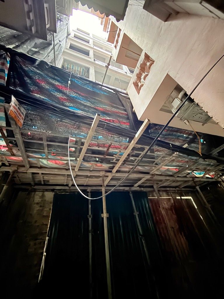 Bán nhà Láng - diện tích 78m2 8 tầng - MẶT NGÕ - Ô TÔ 4 CHỖ VÀO NHÀ - giá 31,5 tỷ