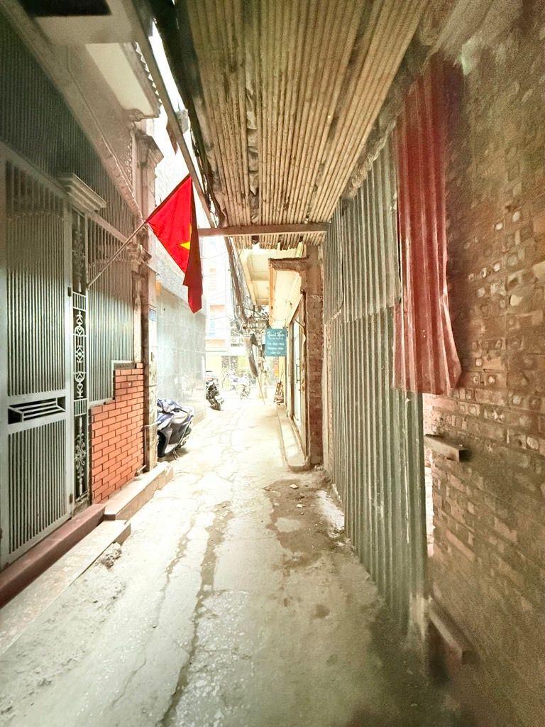 Bán nhà Láng - diện tích 78m2 8 tầng - MẶT NGÕ - Ô TÔ 4 CHỖ VÀO NHÀ - giá 31,5 tỷ