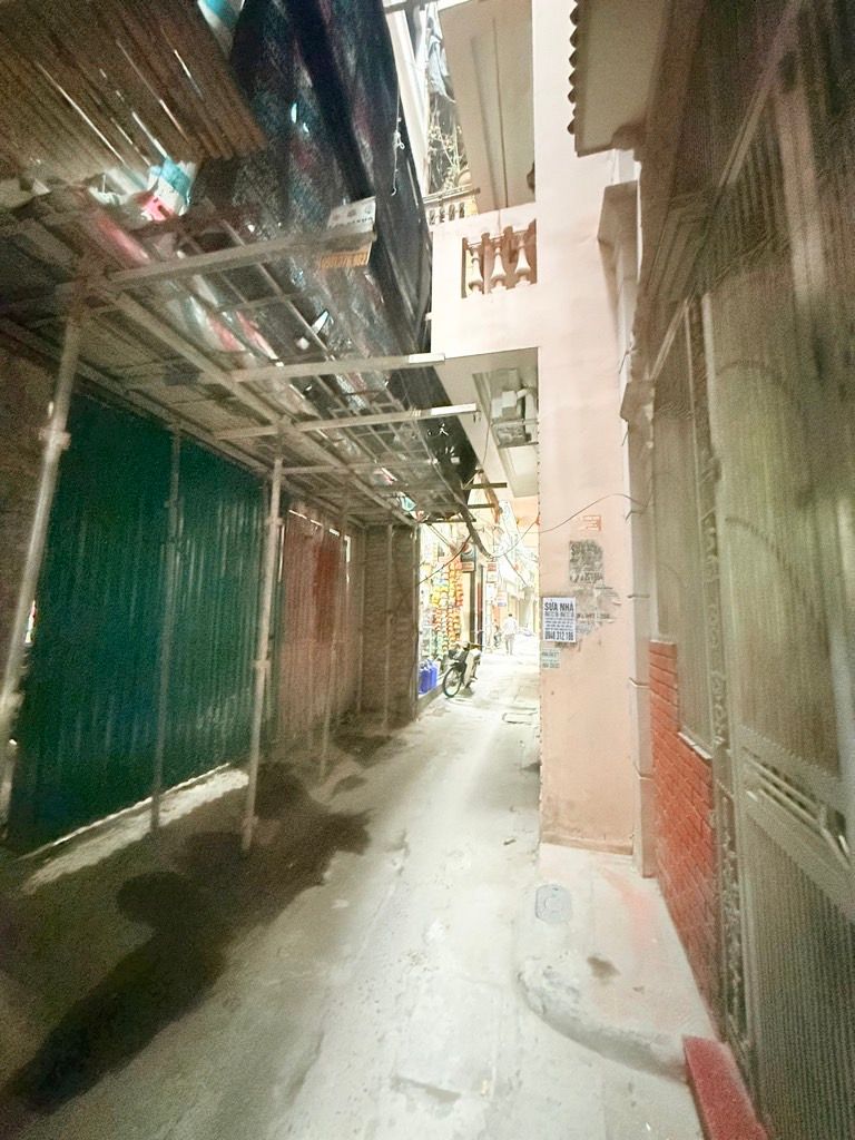 Bán nhà Láng - diện tích 78m2 8 tầng - MẶT NGÕ - Ô TÔ 4 CHỖ VÀO NHÀ - giá 31,5 tỷ