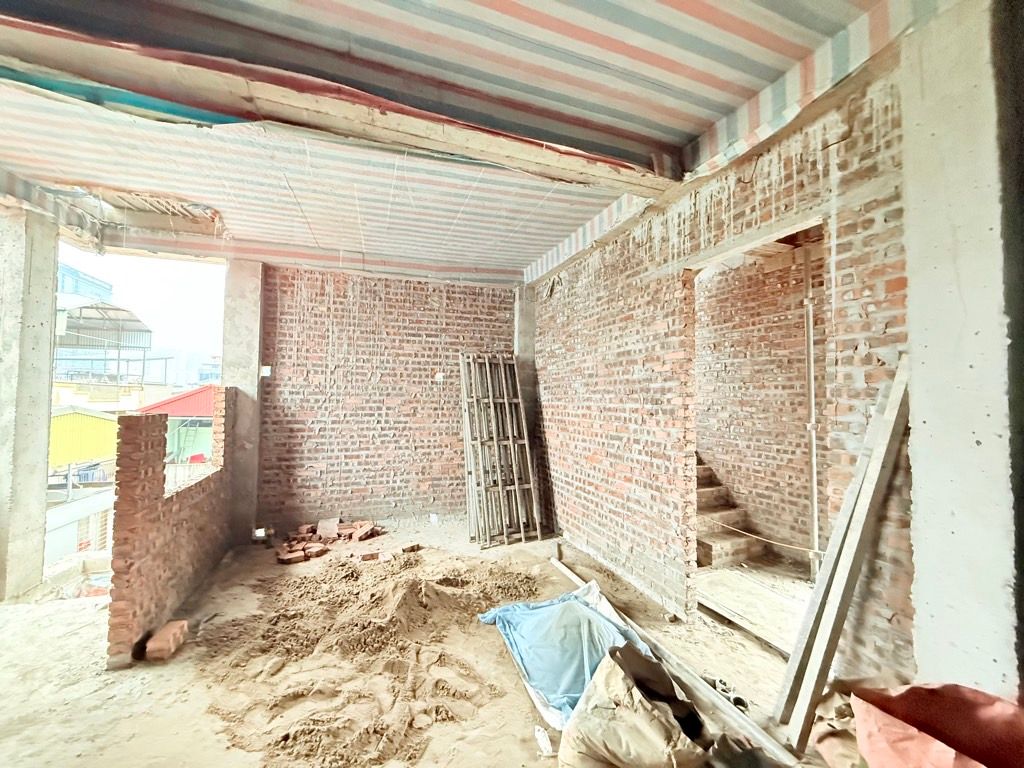 Bán nhà Láng - diện tích 78m2 8 tầng - MẶT NGÕ - Ô TÔ 4 CHỖ VÀO NHÀ - giá 31,5 tỷ