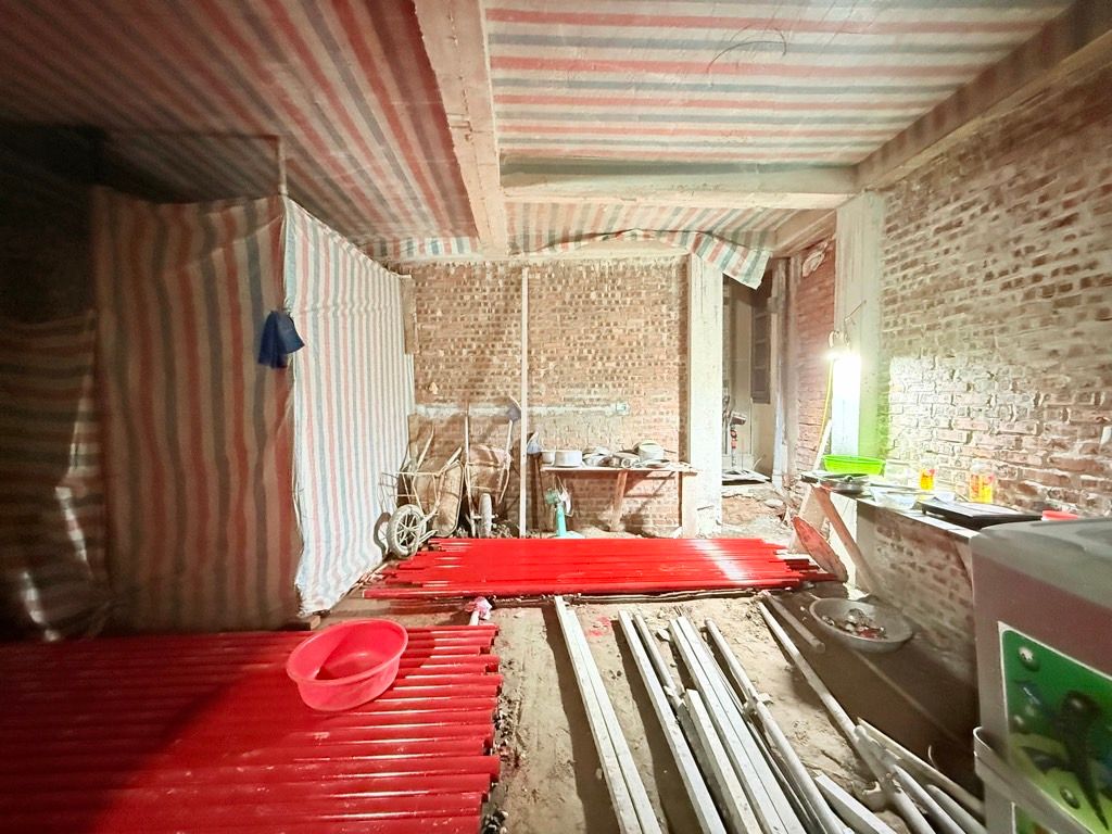 Bán nhà Láng - diện tích 78m2 8 tầng - MẶT NGÕ - Ô TÔ 4 CHỖ VÀO NHÀ - giá 31,5 tỷ