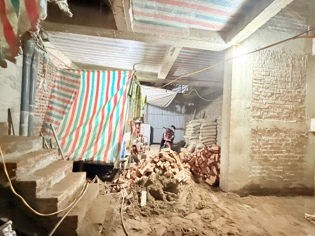 Bán nhà Láng - diện tích 78m2 8 tầng - MẶT NGÕ - Ô TÔ 4 CHỖ VÀO NHÀ - giá 31,5 tỷ