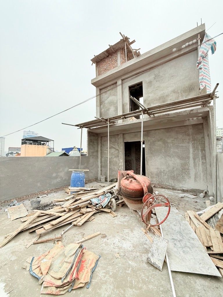 Bán nhà Láng - diện tích 78m2 8 tầng - MẶT NGÕ - Ô TÔ 4 CHỖ VÀO NHÀ - giá 31,5 tỷ