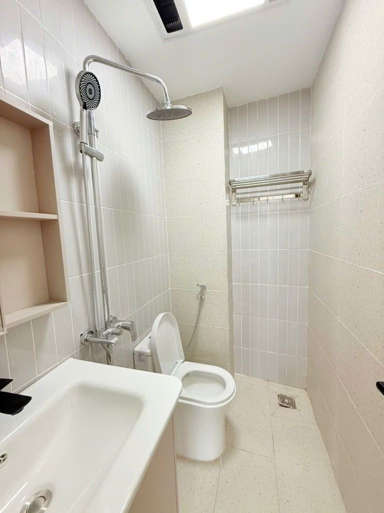 Bán nhà Láng - diện tích 78m2 8 tầng - MẶT NGÕ - Ô TÔ 4 CHỖ VÀO NHÀ - giá 31,5 tỷ