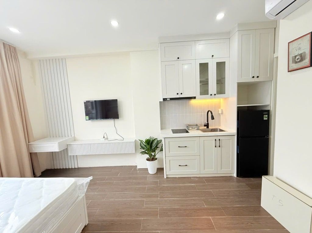 Bán nhà Láng - diện tích 78m2 8 tầng - MẶT NGÕ - Ô TÔ 4 CHỖ VÀO NHÀ - giá 31,5 tỷ