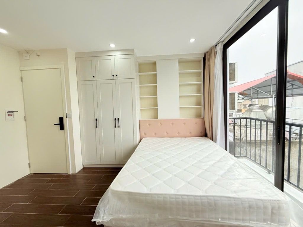 Bán nhà Láng - diện tích 78m2 8 tầng - MẶT NGÕ - Ô TÔ 4 CHỖ VÀO NHÀ - giá 31,5 tỷ