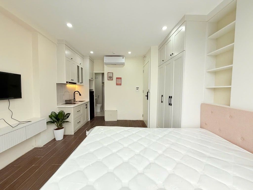 Bán nhà Láng - diện tích 78m2 8 tầng - MẶT NGÕ - Ô TÔ 4 CHỖ VÀO NHÀ - giá 31,5 tỷ