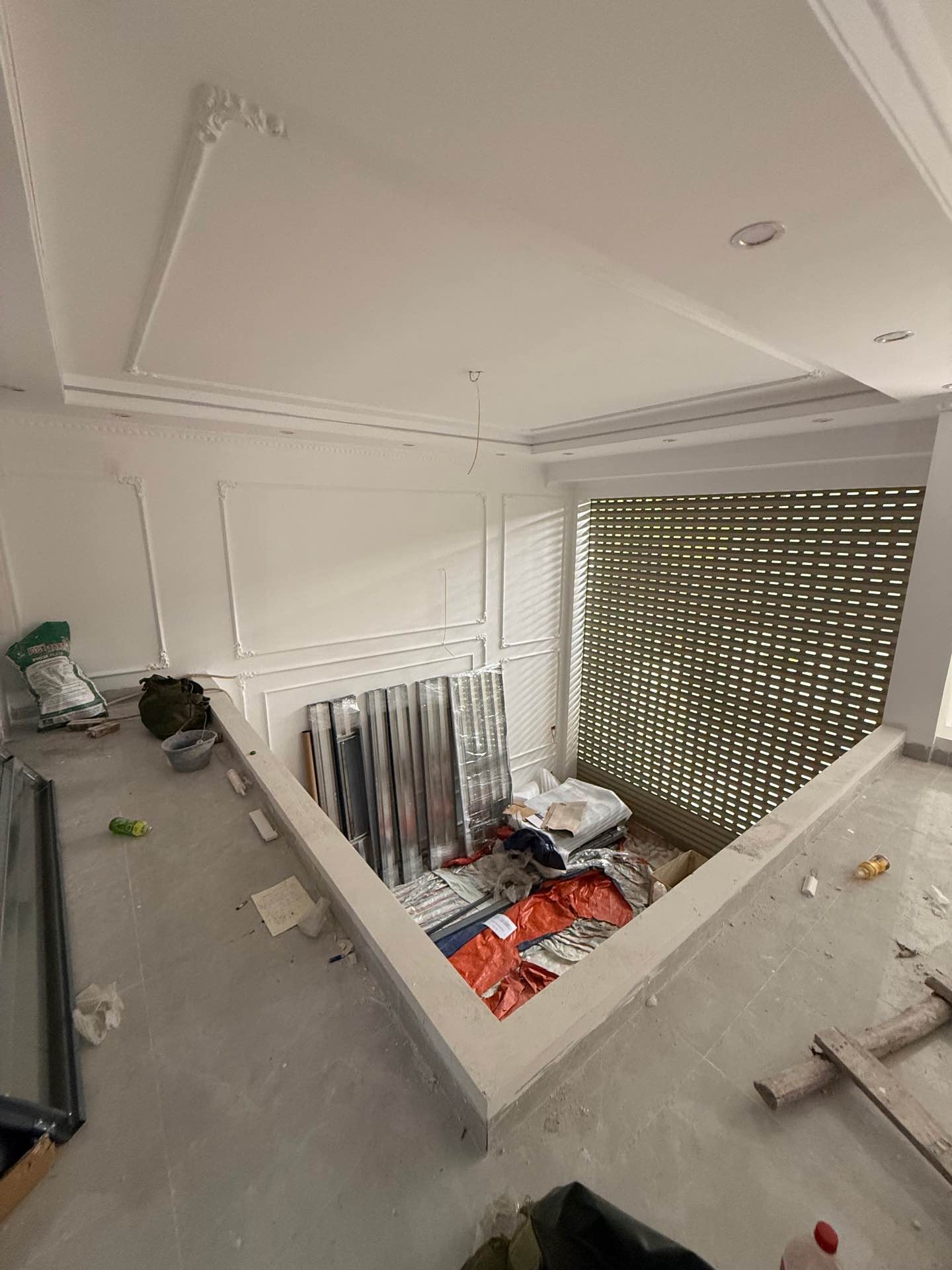 Bán nhà Lĩnh Nam - diện tích 74m2 6 tầng - Ô tô vào nhà - giá 25 tỷ