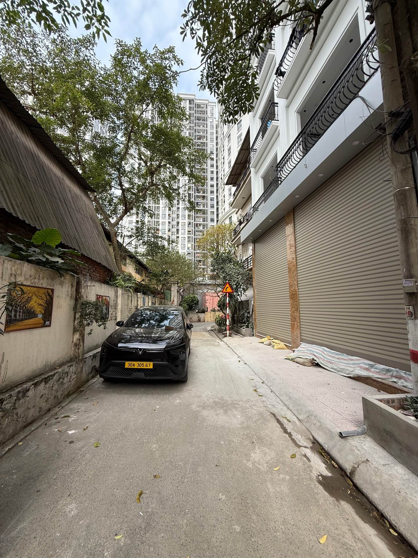 Bán nhà Lĩnh Nam - diện tích 74m2 6 tầng - Ô tô vào nhà - giá 25 tỷ