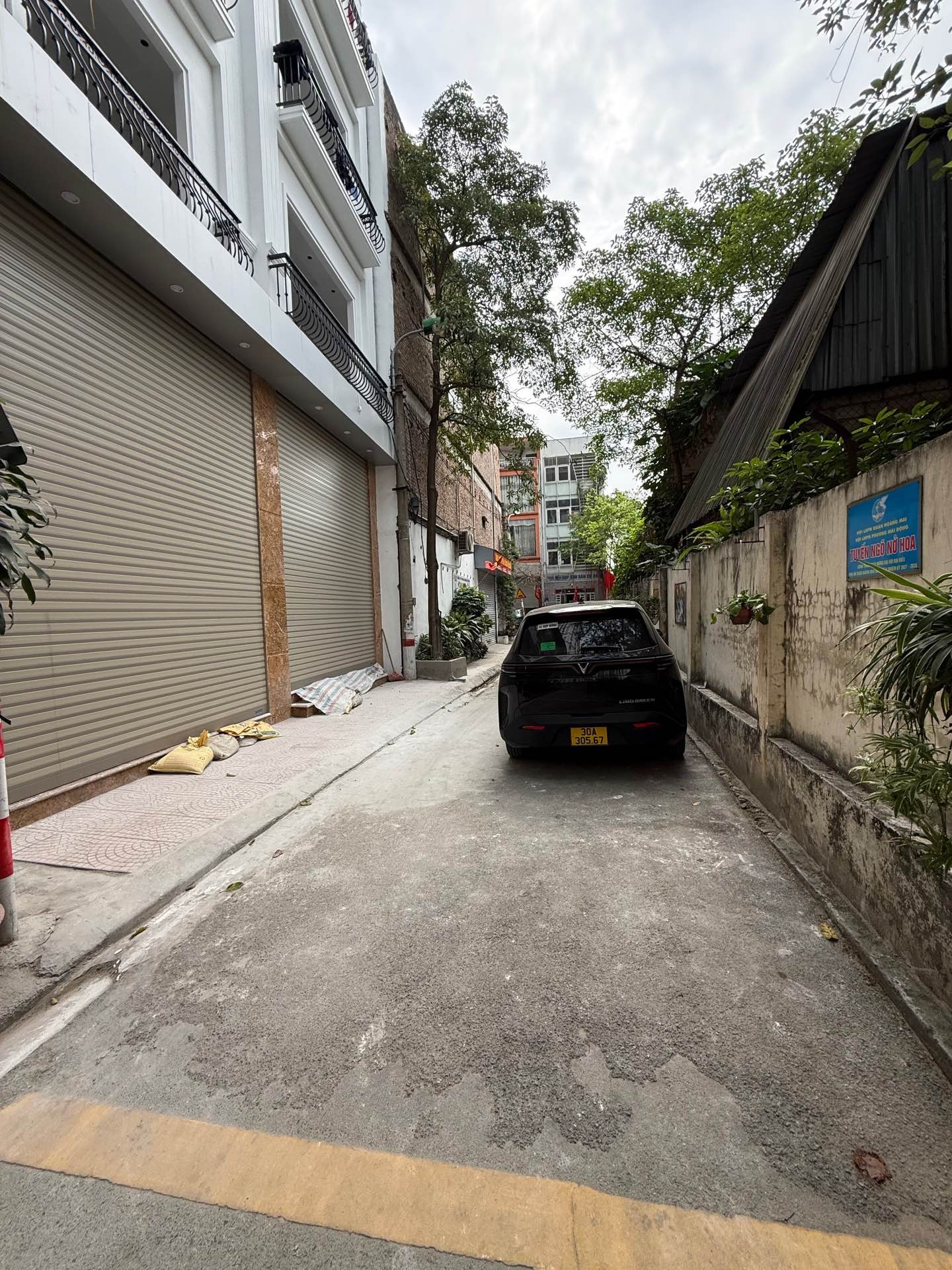 Bán nhà Lĩnh Nam - diện tích 74m2 6 tầng - Ô tô vào nhà - giá 25 tỷ