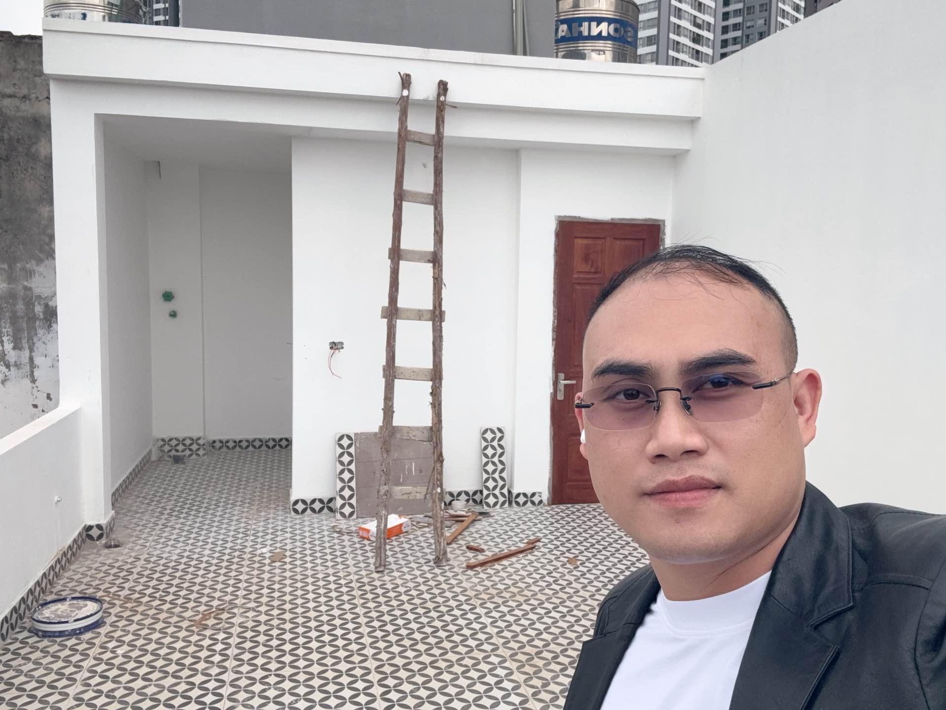 Bán nhà Lĩnh Nam - diện tích 74m2 6 tầng - Ô tô vào nhà - giá 25 tỷ