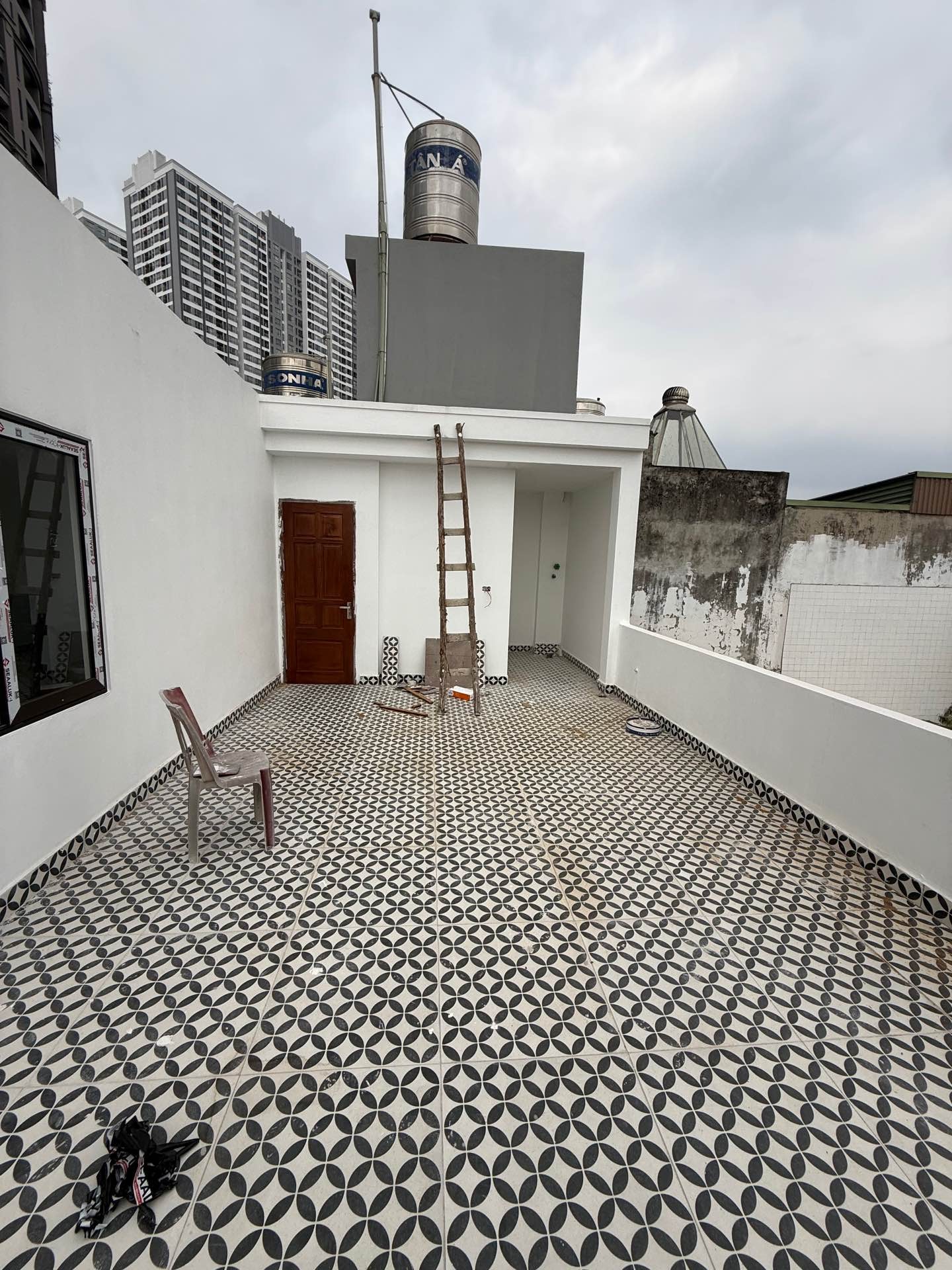 Bán nhà Lĩnh Nam - diện tích 74m2 6 tầng - Ô tô vào nhà - giá 25 tỷ