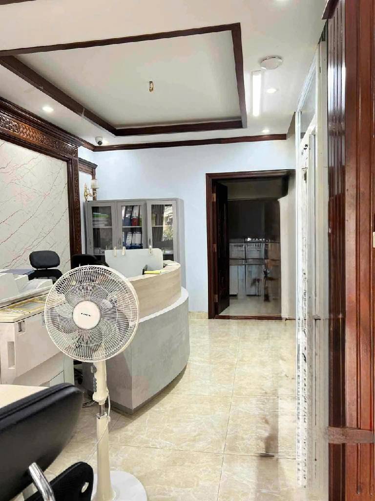 Bán nhà Nguyễn Chí Thanh - diện tích 85m2 5 tầng - Ngõ ô tô tránh - giá 52 tỷ