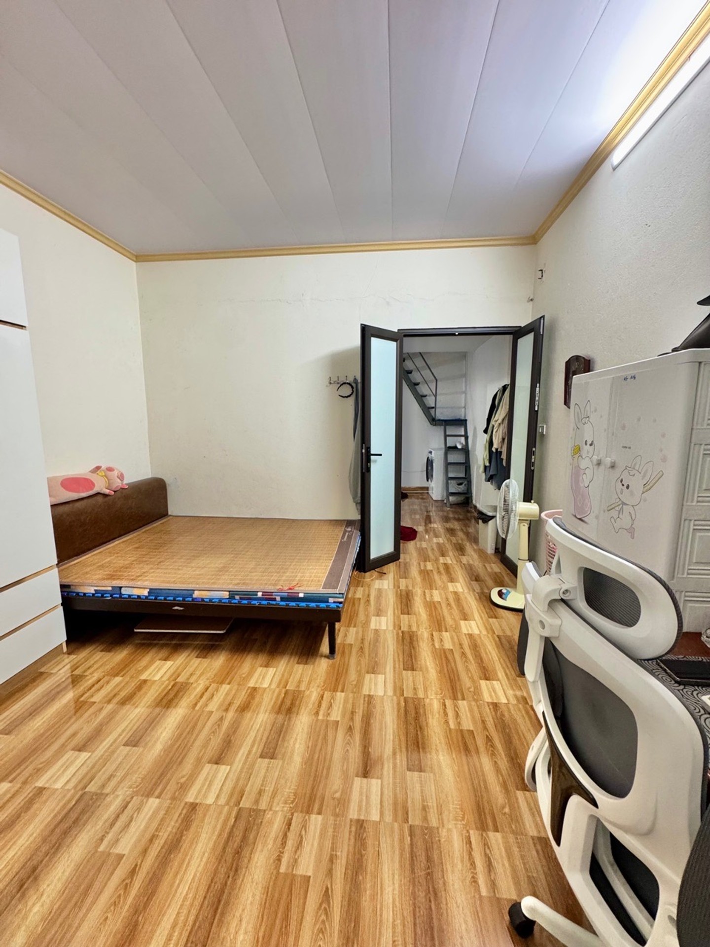 Bán nhà Định Công Thượng - diện tích 29m2 3 tầng - Nhà riêng tặng nội thất - giá 1,76 tỷ