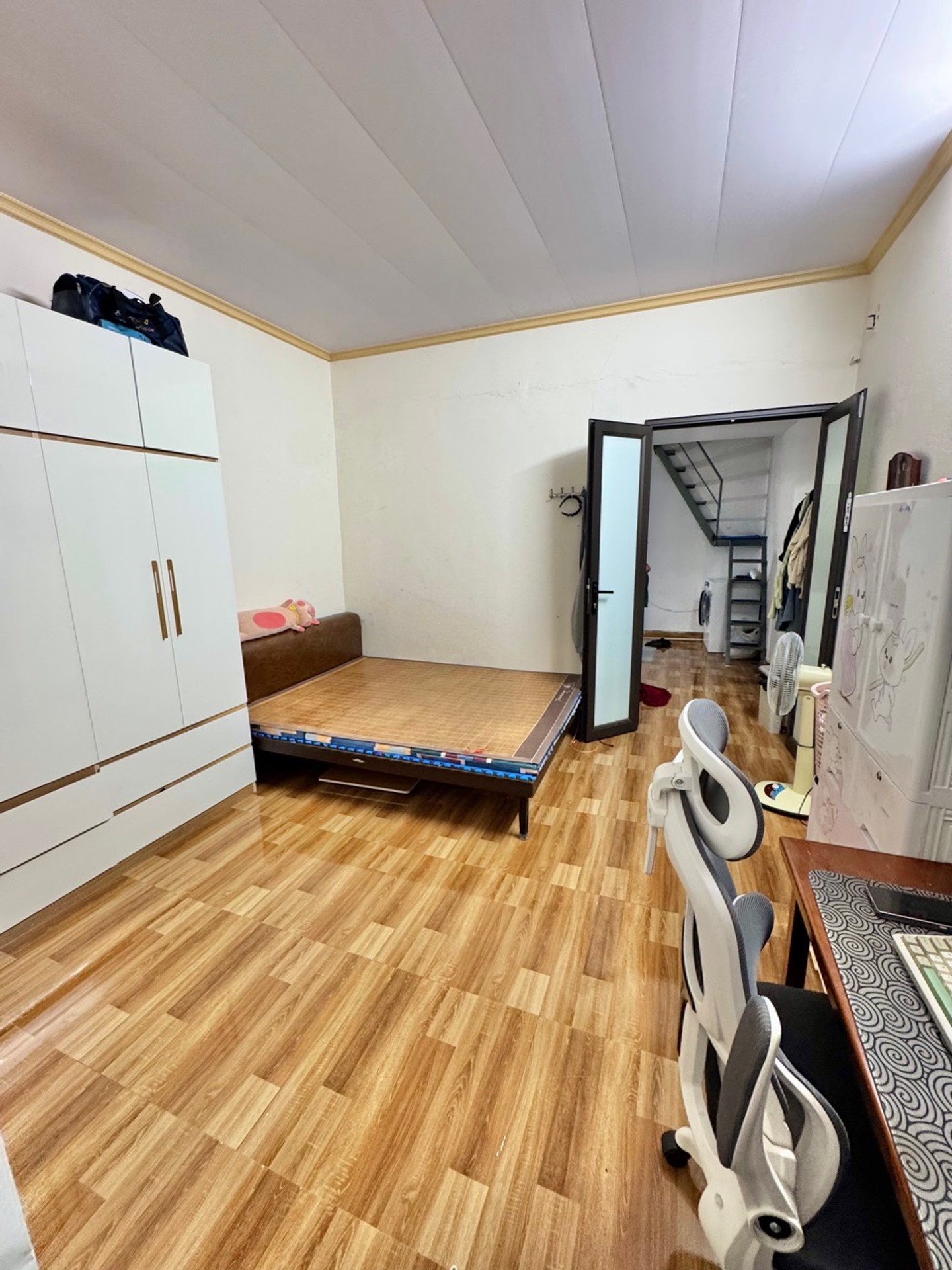 Bán nhà Định Công Thượng - diện tích 29m2 3 tầng - Nhà riêng tặng nội thất - giá 1,76 tỷ