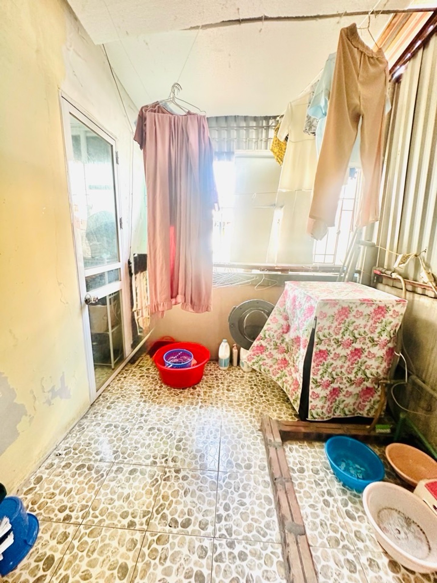 Bán nhà Định Công Thượng - diện tích 29m2 3 tầng - Nhà riêng tặng nội thất - giá 1,76 tỷ