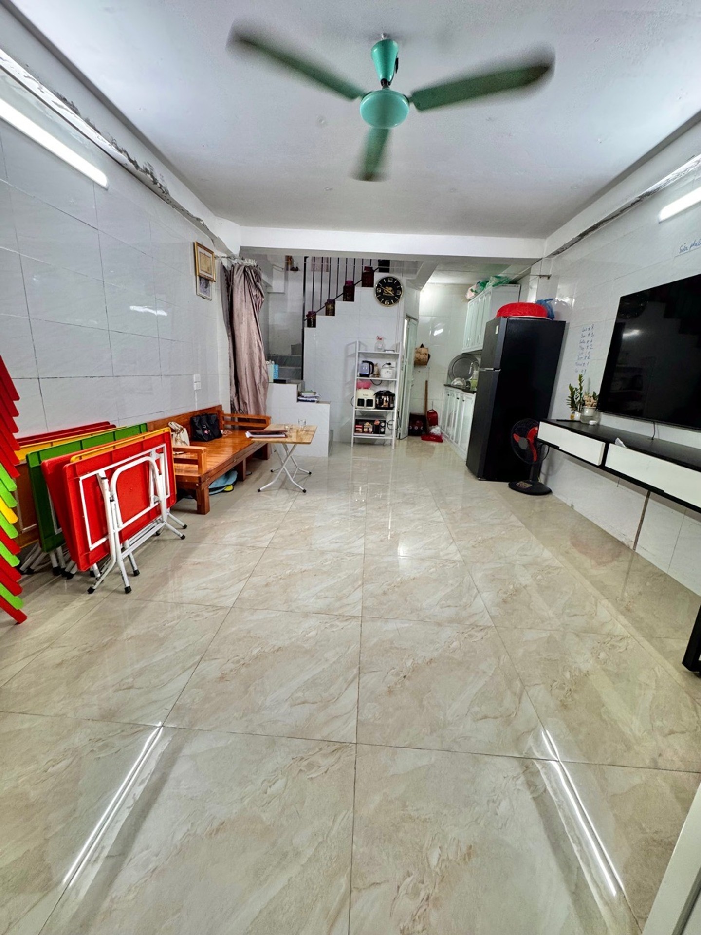 Bán nhà Định Công Thượng - diện tích 29m2 3 tầng - Nhà riêng tặng nội thất - giá 1,76 tỷ
