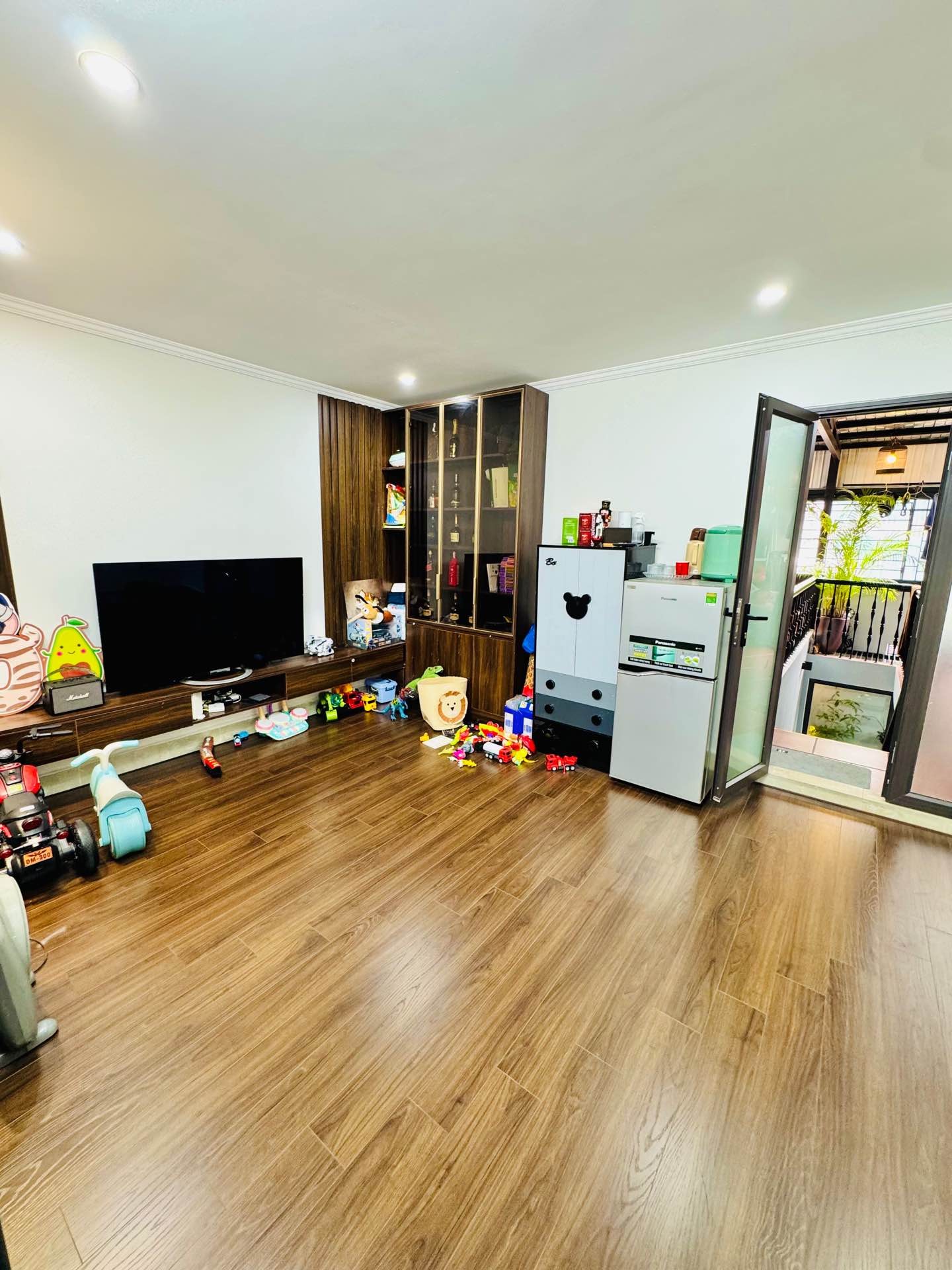 Bán nhà Nguyễn An Ninh - diện tích 180m2 2 tầng - ô tô vào trong nhà - giá 6,7 tỷ