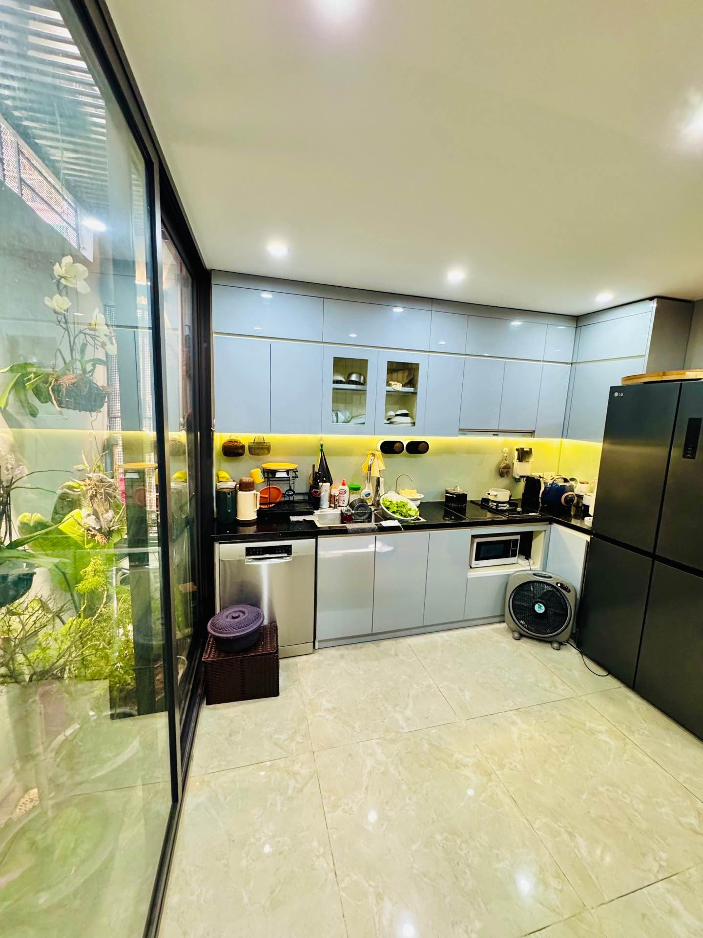 Bán nhà Nguyễn An Ninh - diện tích 180m2 2 tầng - ô tô vào trong nhà - giá 6,7 tỷ