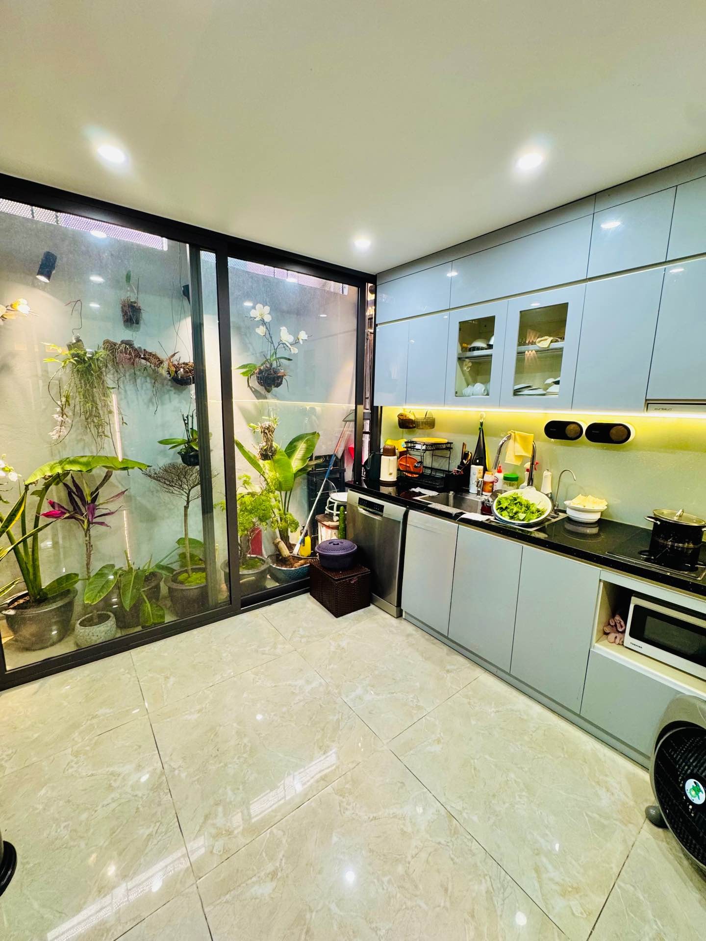 Bán nhà Nguyễn An Ninh - diện tích 180m2 2 tầng - ô tô vào trong nhà - giá 6,7 tỷ