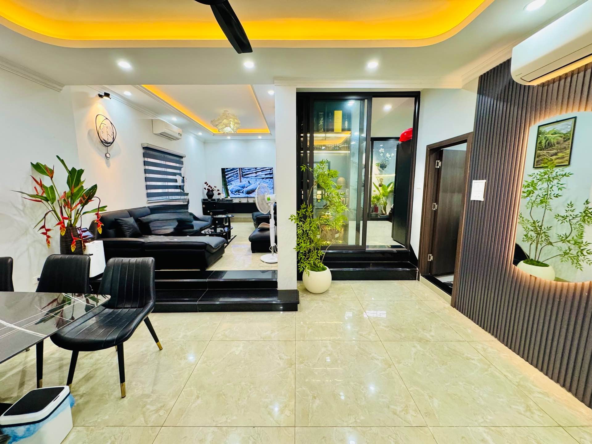 Bán nhà Nguyễn An Ninh - diện tích 180m2 2 tầng - ô tô vào trong nhà - giá 6,7 tỷ