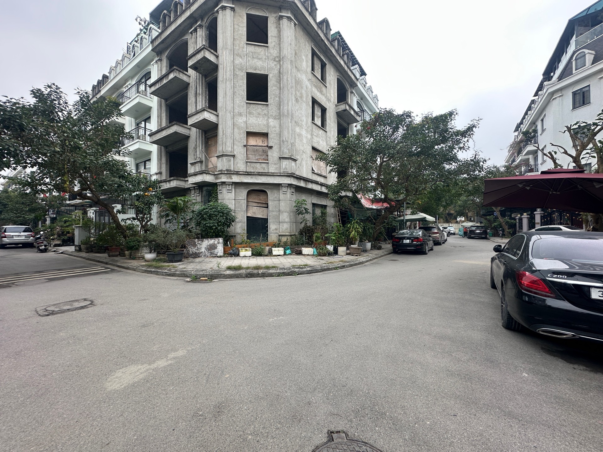 Bán nhà Vĩnh Hưng - diện tích 100.6m2 5 tầng - Lô góc 2 mặt thoáng - giá 30,5 tỷ