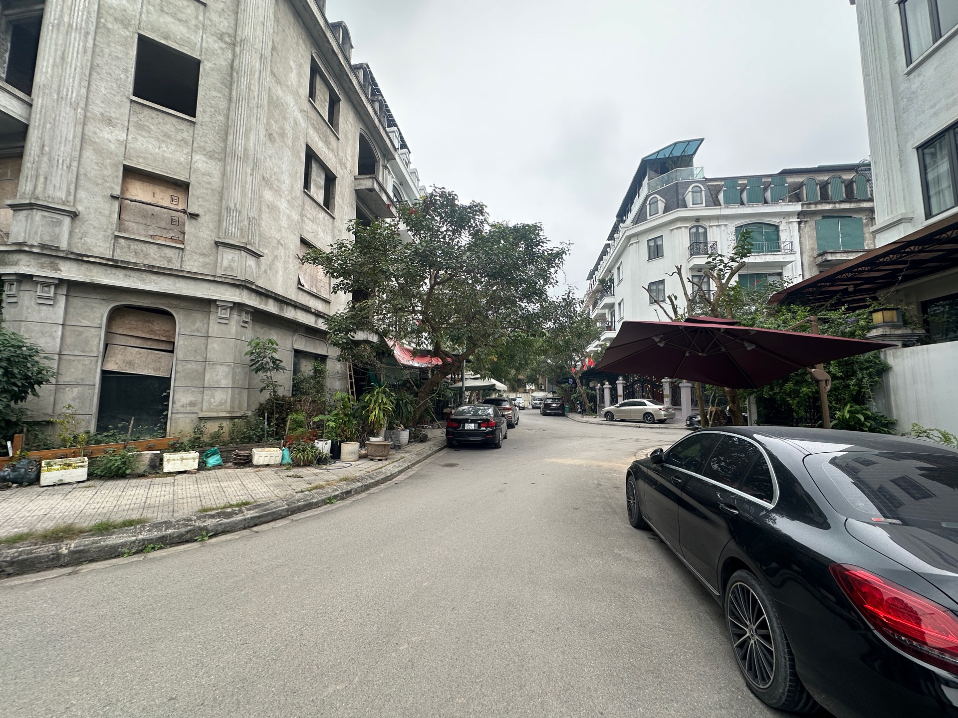 Bán nhà Vĩnh Hưng - diện tích 100.6m2 5 tầng - Lô góc 2 mặt thoáng - giá 30,5 tỷ