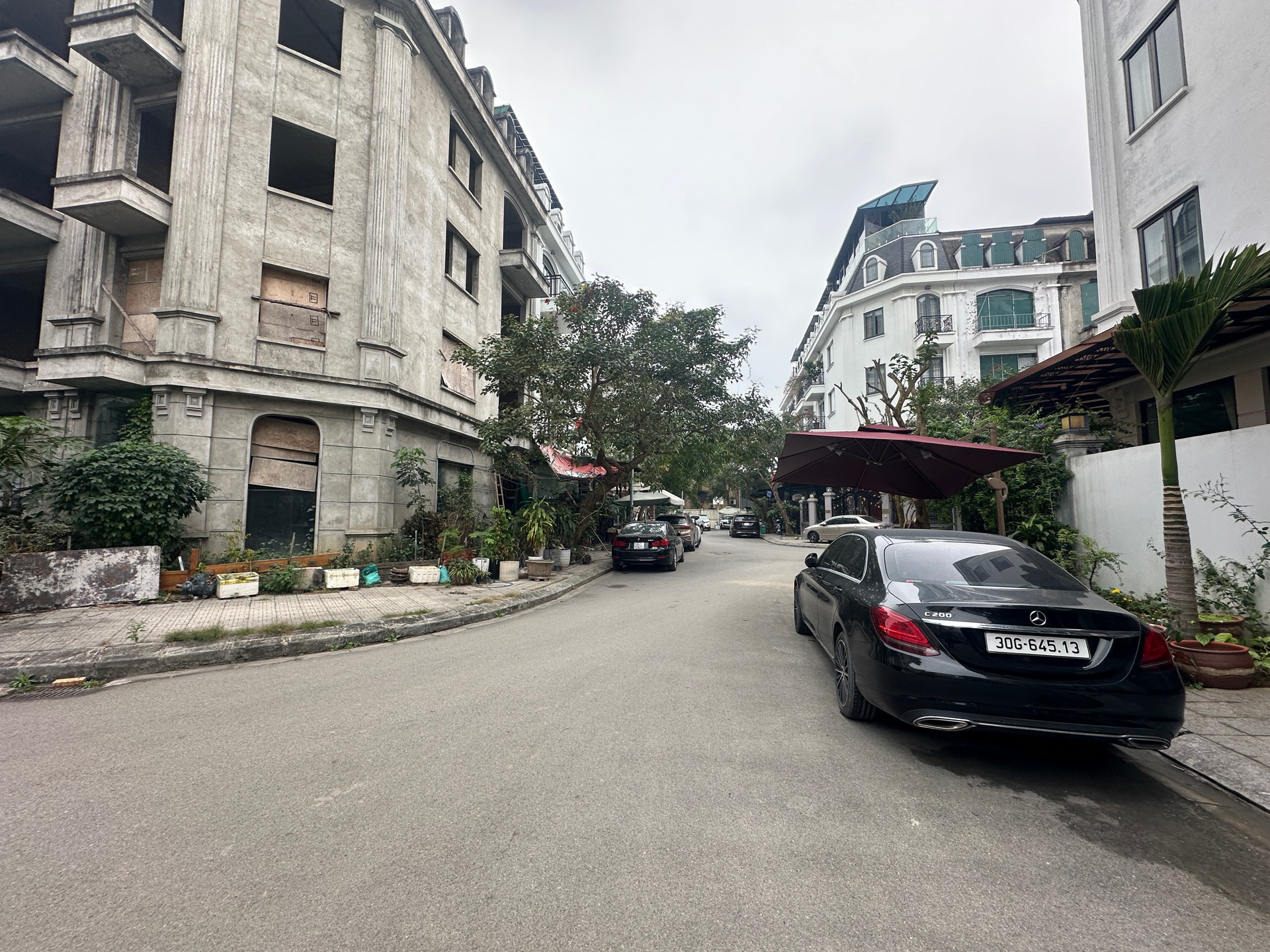 Bán nhà Vĩnh Hưng - diện tích 100.6m2 5 tầng - Lô góc 2 mặt thoáng - giá 30,5 tỷ