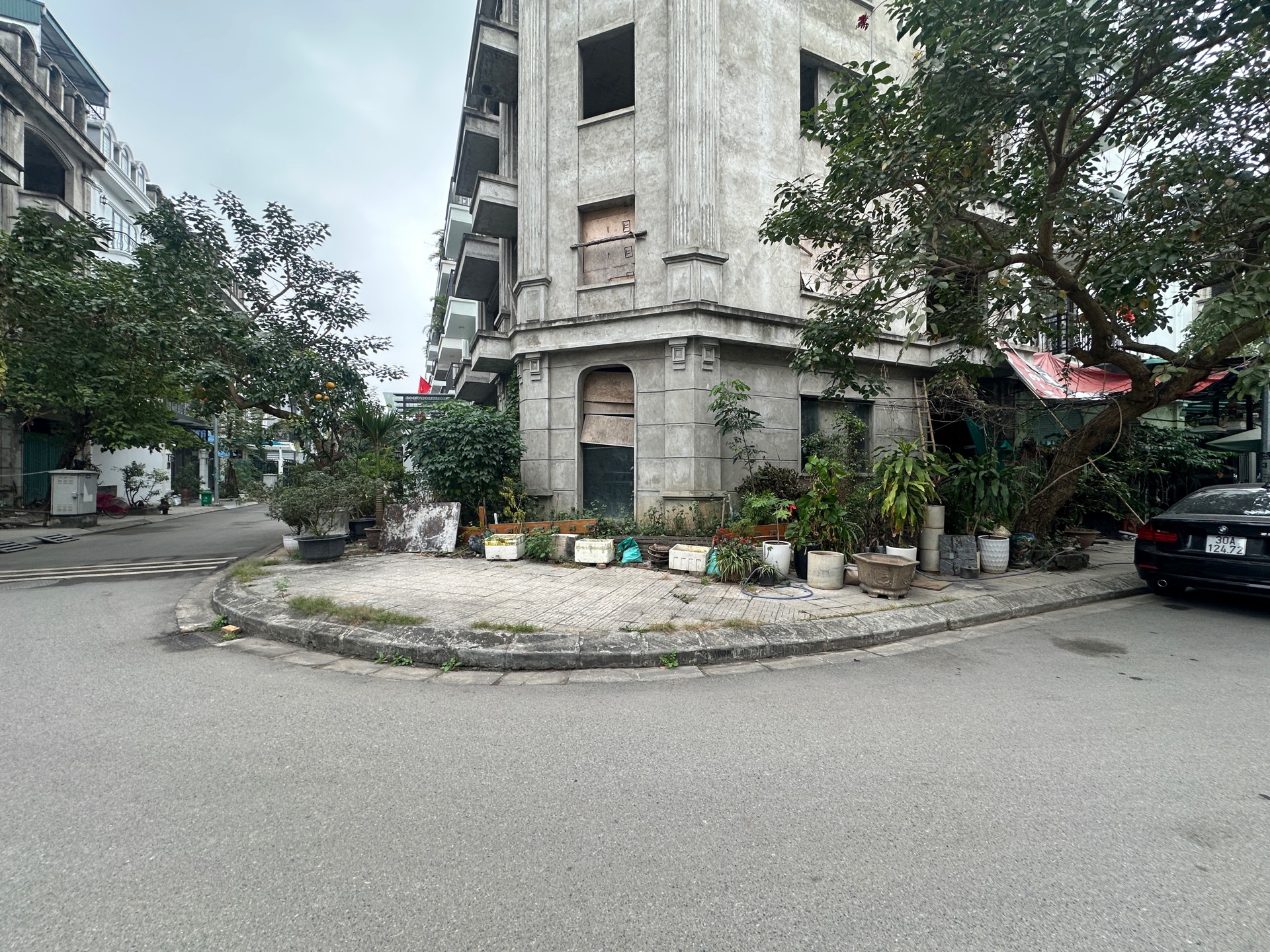 Bán nhà Vĩnh Hưng - diện tích 100.6m2 5 tầng - Lô góc 2 mặt thoáng - giá 30,5 tỷ