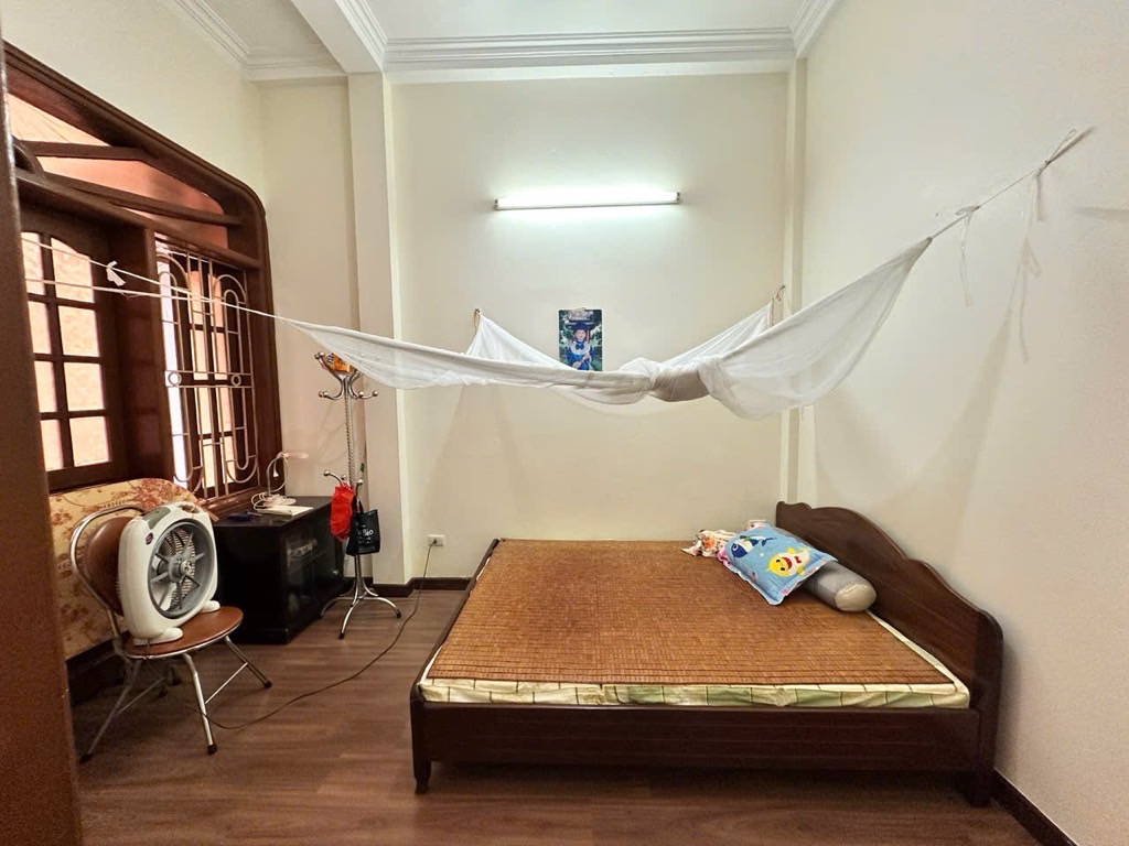 Bán nhà Nguyễn Chí Thanh - diện tích 38m2 4 tầng - ô tô tránh - giá 26 tỷ