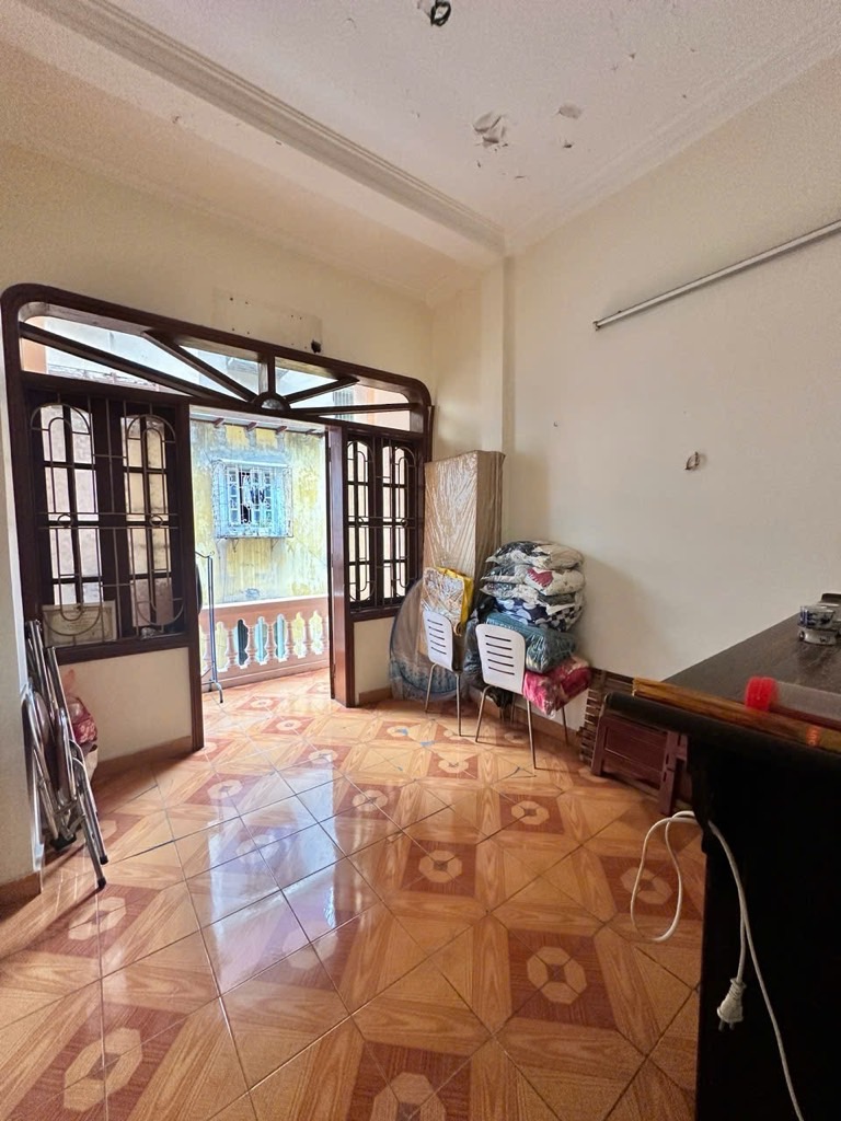 Bán nhà Nguyễn Chí Thanh - diện tích 38m2 4 tầng - ô tô tránh - giá 26 tỷ