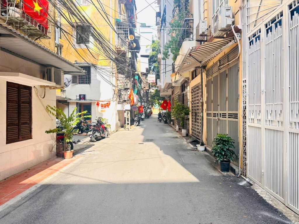 Bán nhà Nguyễn Chí Thanh - diện tích 38m2 4 tầng - ô tô tránh - giá 26 tỷ