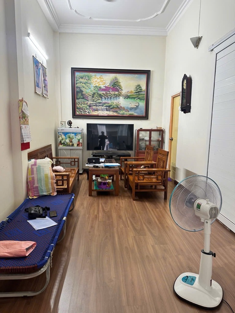 Bán nhà Nguyễn Chí Thanh - diện tích 38m2 4 tầng - ô tô tránh - giá 26 tỷ