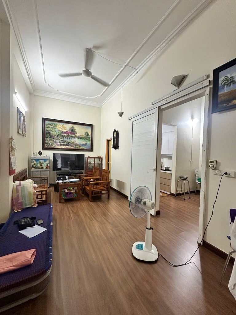 Bán nhà Nguyễn Chí Thanh - diện tích 38m2 4 tầng - ô tô tránh - giá 26 tỷ