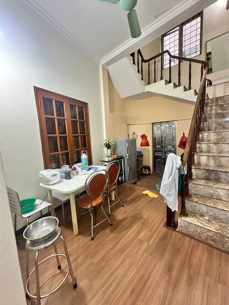 Bán nhà Nguyễn Chí Thanh - diện tích 38m2 4 tầng - ô tô tránh - giá 26 tỷ