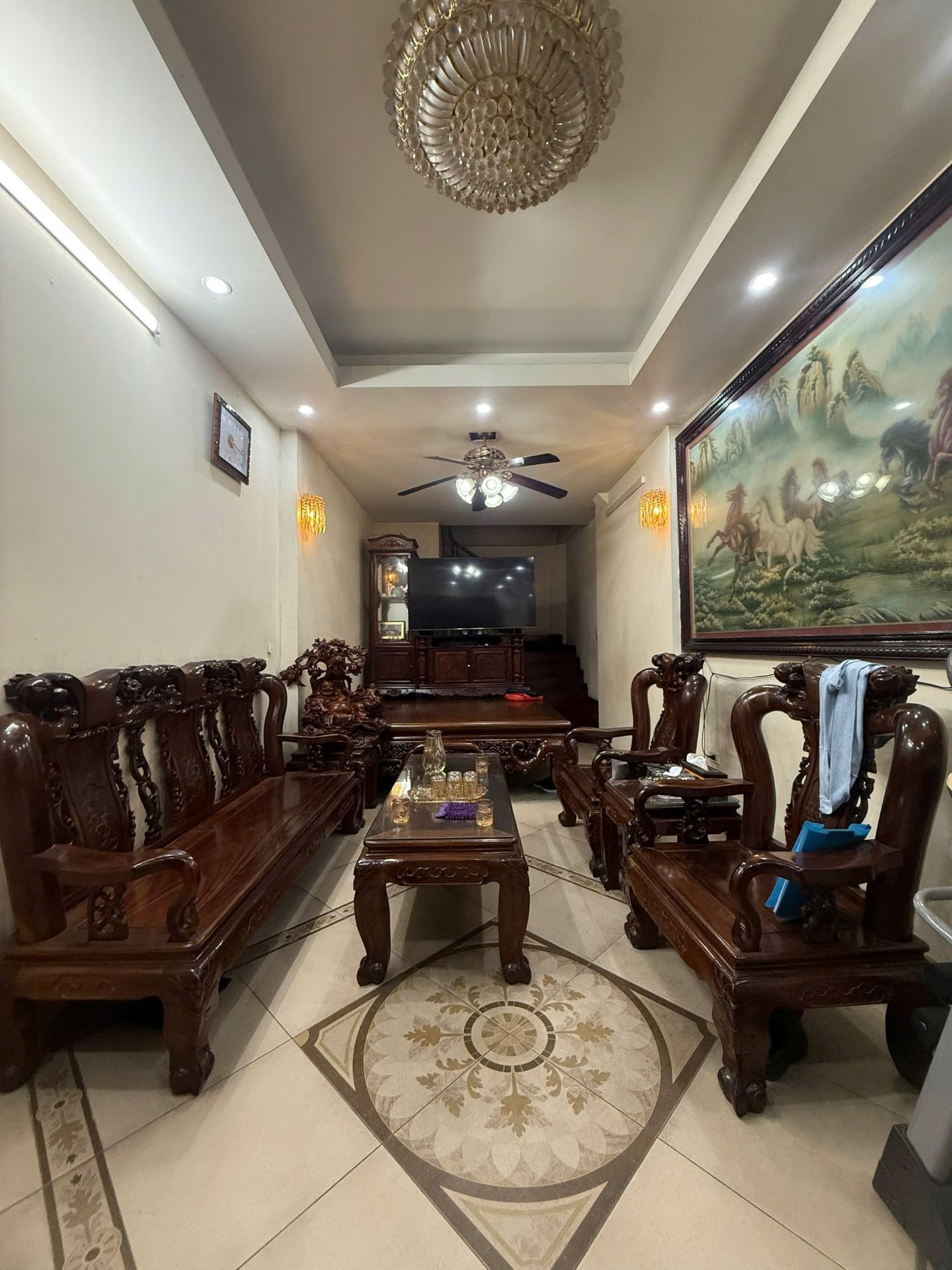 Bán nhà Lĩnh Nam - diện tích 32m2 5 tầng - Nhà 2 mặt thoáng - giá 7,5 tỷ