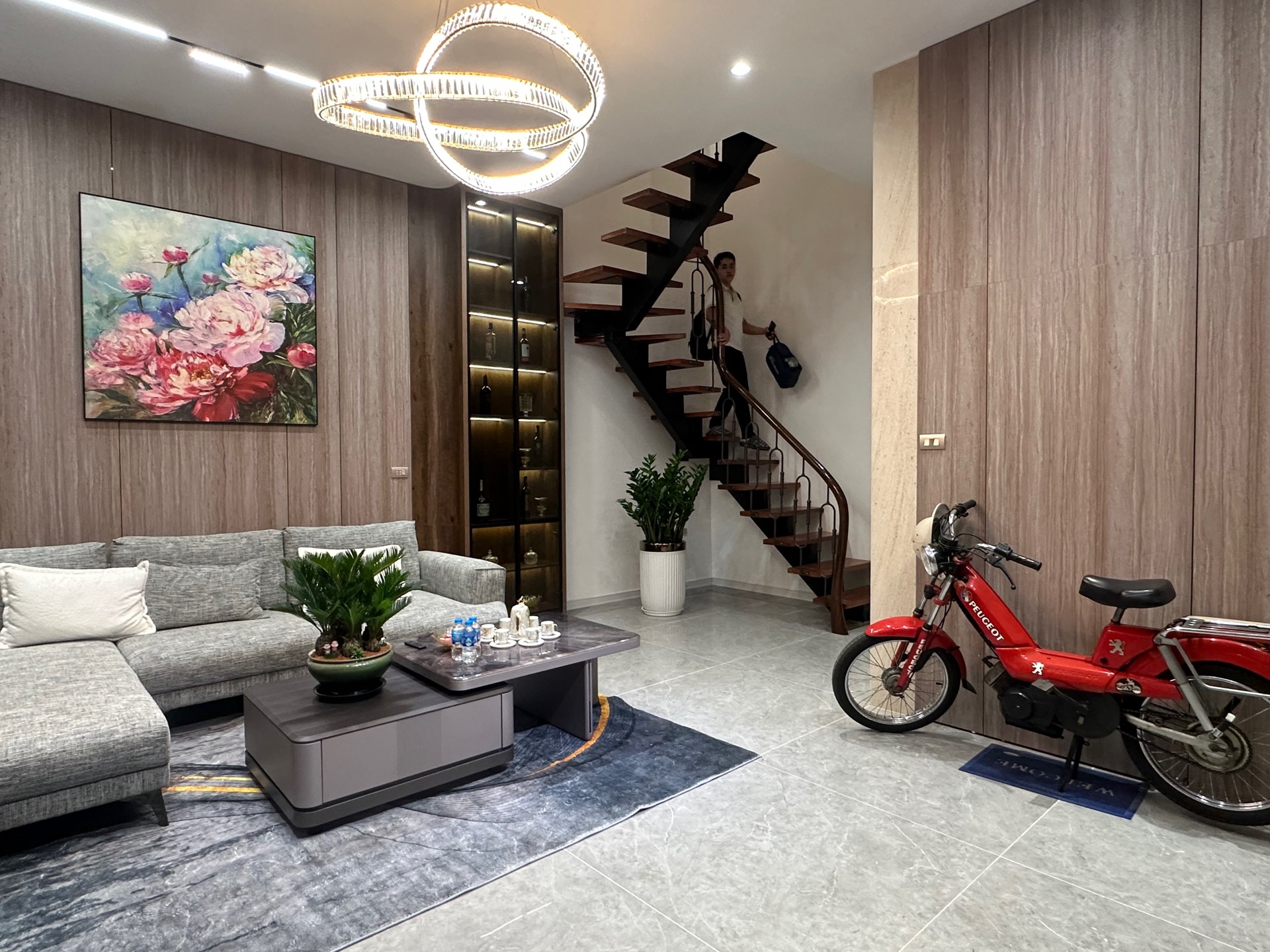 Bán nhà Bạch Mai - diện tích 46m2 6 tầng - Ô TÔ ĐỖ CỬA - giá 13,5 tỷ