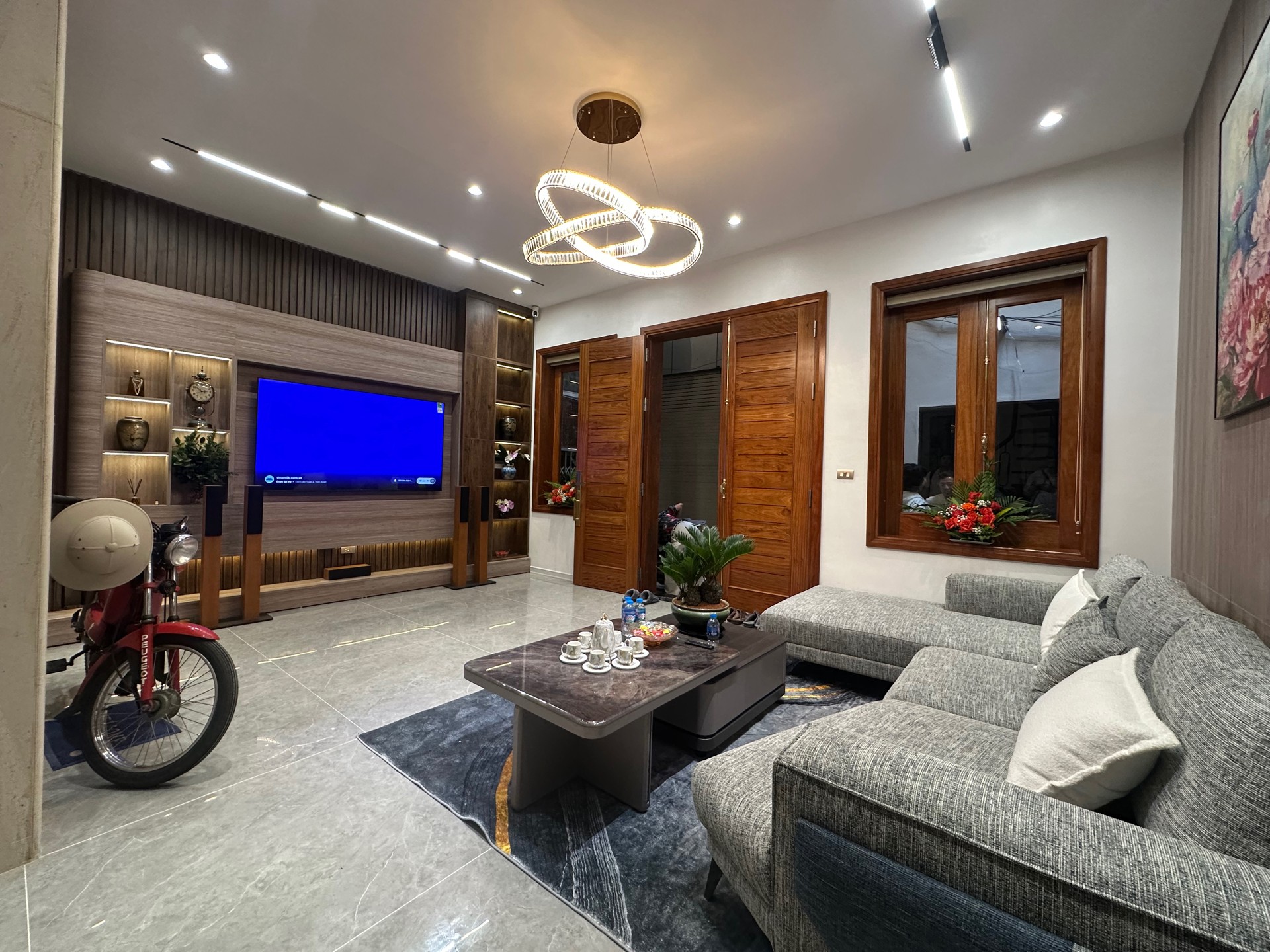 Bán nhà Bạch Mai - diện tích 46m2 6 tầng - Ô TÔ ĐỖ CỬA - giá 13,5 tỷ