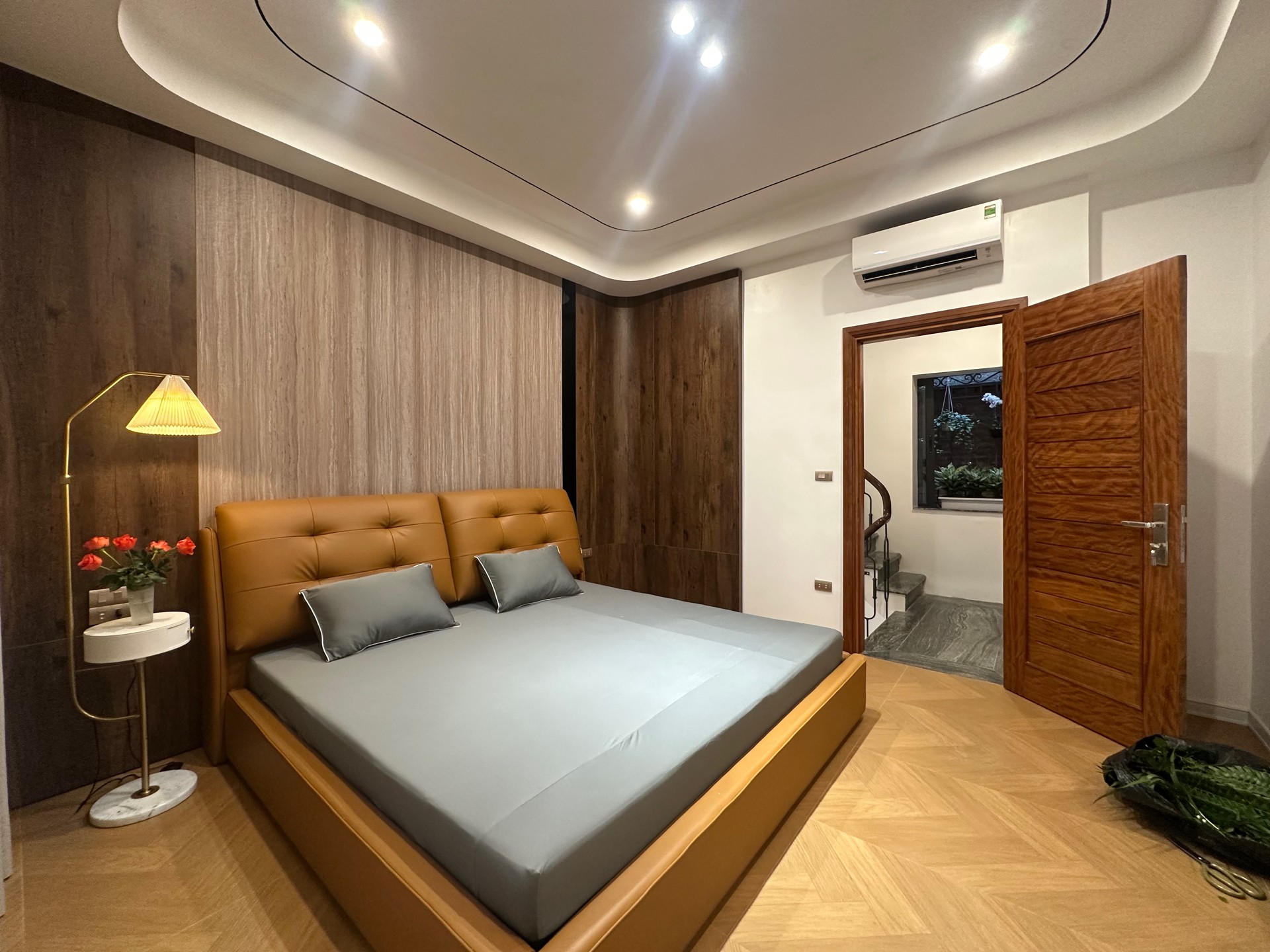 Bán nhà Bạch Mai - diện tích 46m2 6 tầng - Ô TÔ ĐỖ CỬA - giá 13,5 tỷ