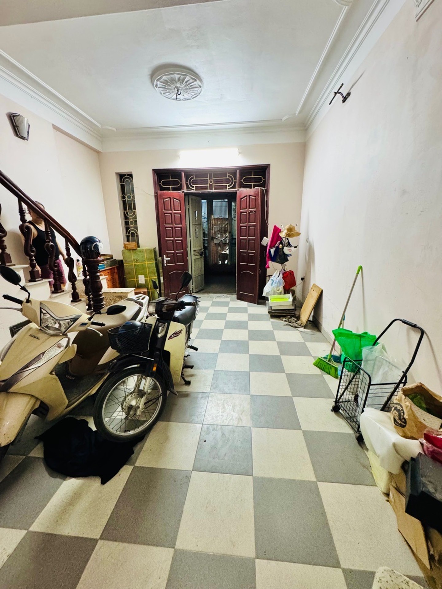 Bán nhà Giải Phóng - diện tích 43m2 5 tầng - Mặt ngõ thông, ô tô đỗ cửa - giá 11,5 tỷ