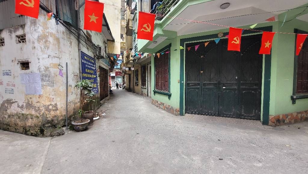 Bán nhà Minh Khai - diện tích 109m2 5 tầng - ô tô vào tận nhà - giá 18,5 tỷ