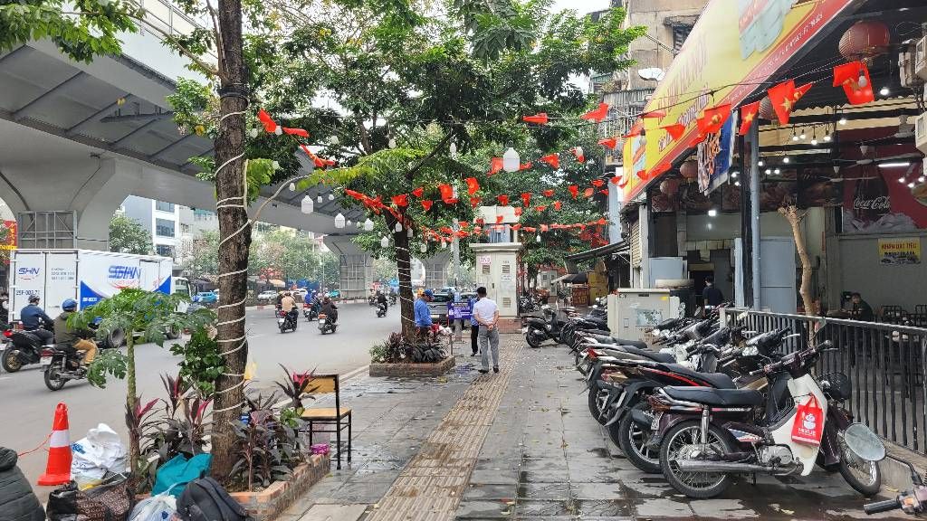 Bán nhà Minh Khai - diện tích 109m2 5 tầng - ô tô vào tận nhà - giá 18,5 tỷ